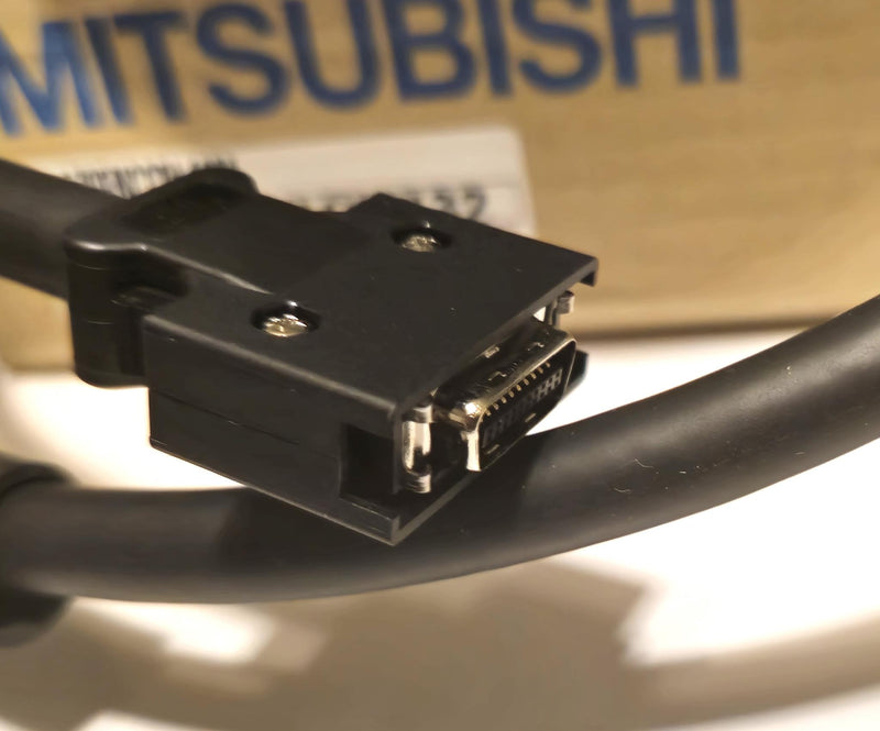 Mitsubishi Q170ENCCBL10M Servo Feedback Encoder Cable - New