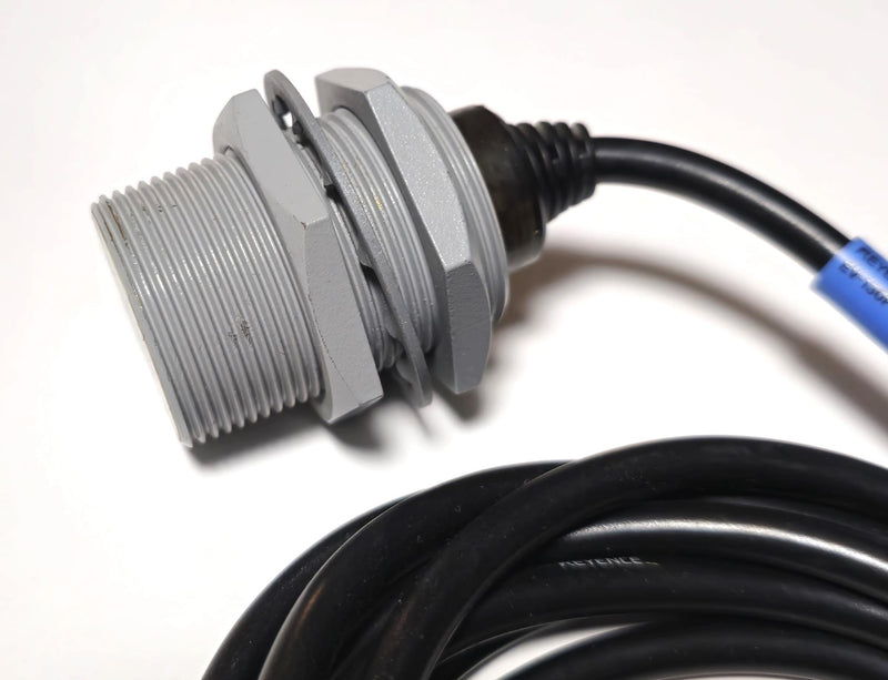 Keyence EV-130F 12-24VDC 2-Wire M30 Spatter-resistant/Shielded Proximity Sensor