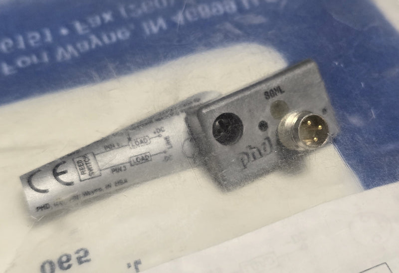PHD 62517-1 Reed Switch Series 6250 10-30VDC, 110-120 VAC - New / Sealed