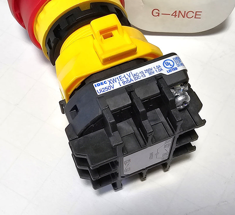 Idec XW1E-LV411Q4MR Safety Emergency Stop Push Button - New