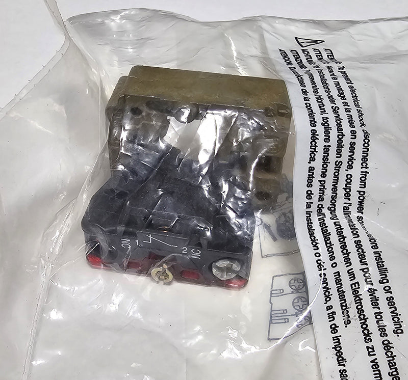 Allen Bradley 800E-2LX01 Push Button Contact Cartridge & Latch 1-N/C - New