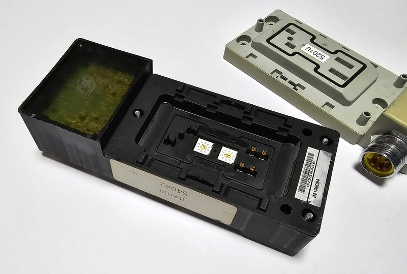 Allen Bradley 1792D-8BV0D DeviceNet I/O Block & 1792D-CB18 ArmorBlock MaXum