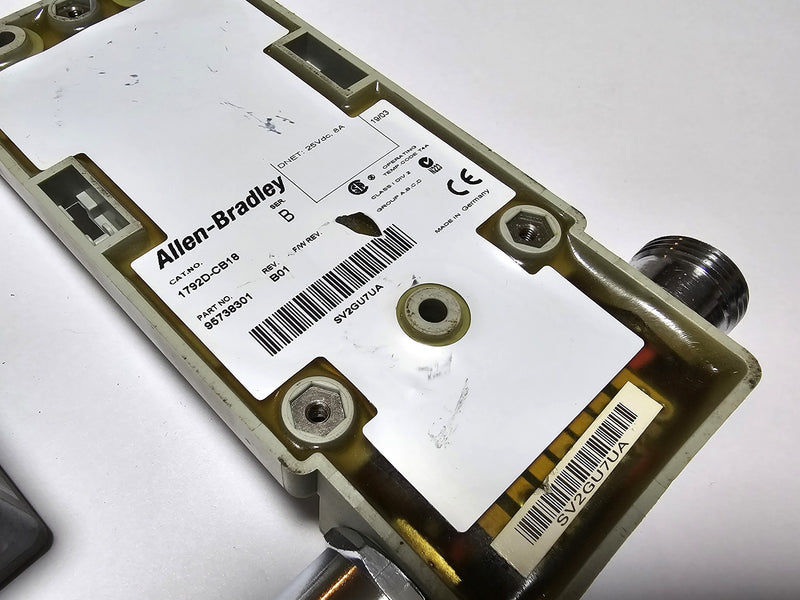 Allen Bradley 1792D-8BV0D DeviceNet I/O Block & 1792D-CB18 ArmorBlock MaXum