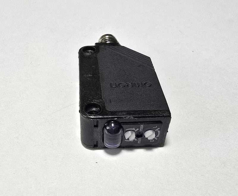 Omron E3Z-D87 Photoelectric Switch Sensor - New