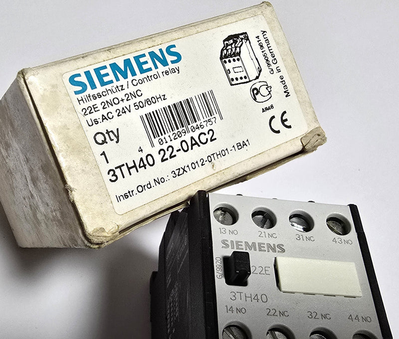 Siemens 3TH40 22-0AC2 (2) N/O & (2) N/C 24V Coil Relay Contactor - New