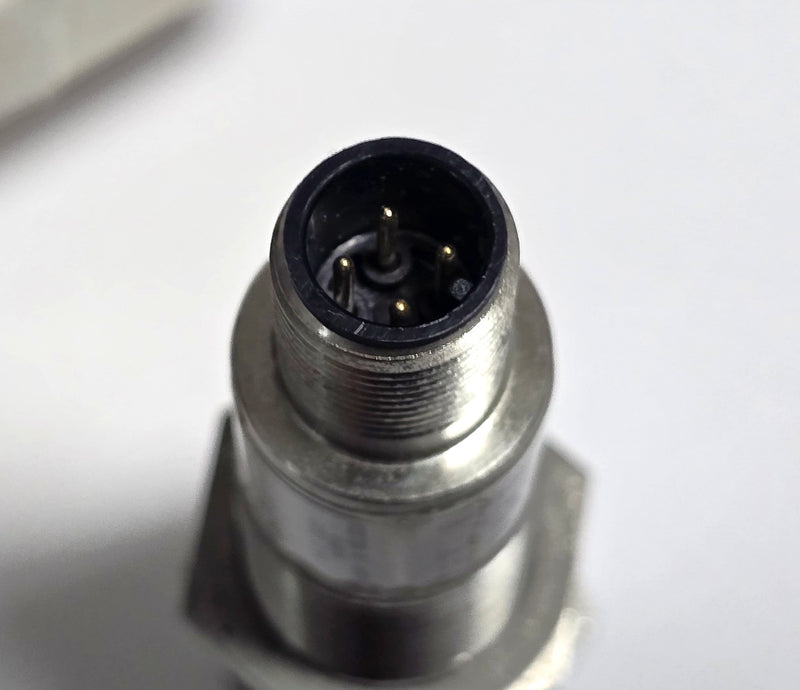 Cutler Hammer E57-18LU08-DD 10-50VDC 18mm Proximity Sensor 8mm Range - New