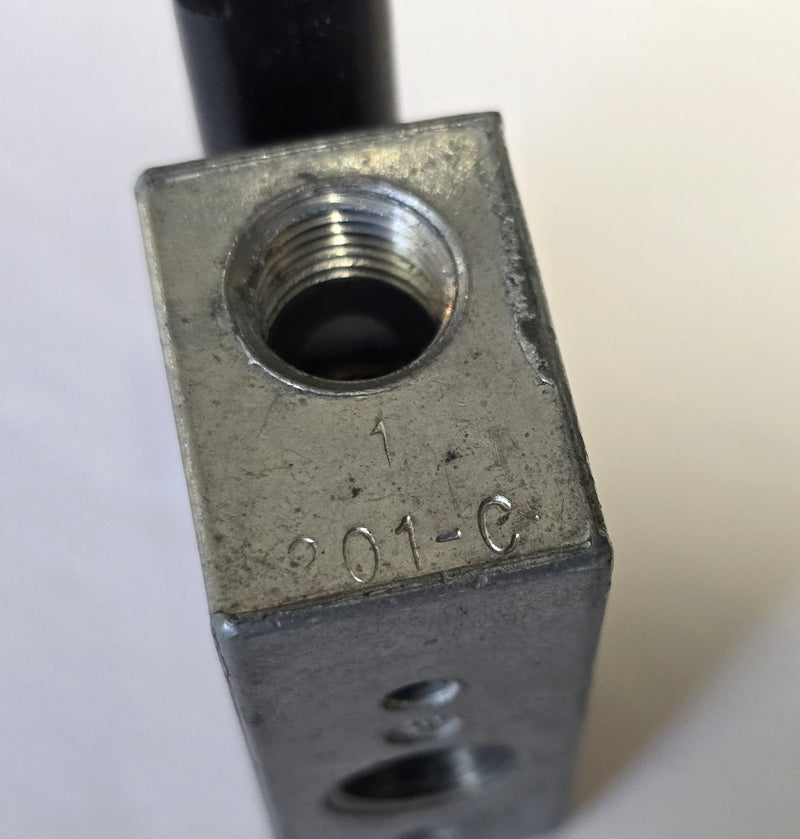 ARO 201-C Manual Air Control Lever Valve 3-Way 1/8" NPT - New