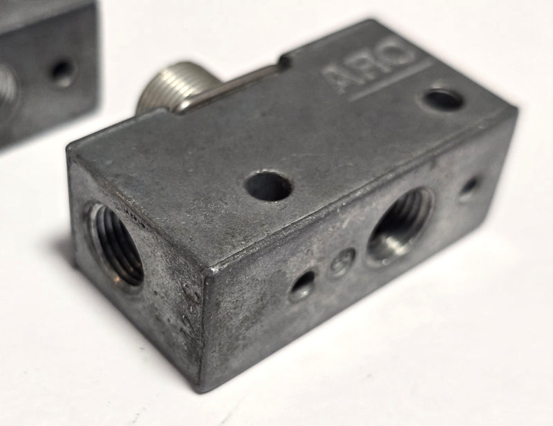 ARO 212-C Manual Air Control Roller Ball Acuated Valve 3-Way 1/8" NPT - Lot of 2