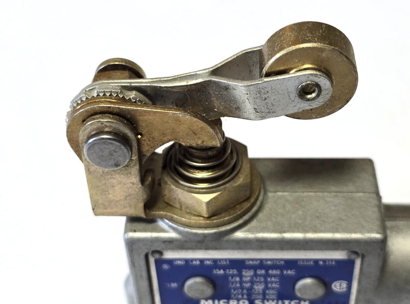 Micro Switch BZV-2RQ2 15A 125-480V Roller Lever Limit Switch - New