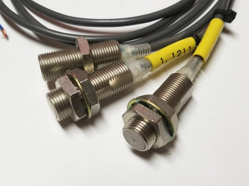 3 Omron E2E-X3D2-N 12-24VDC Proximity Sensor / Switch - Cable Length 26" inches