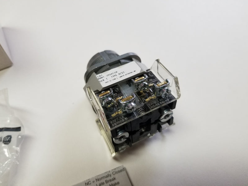 Allen Bradley 800T-J2KC1B 3-Position Maintained Selector Switch