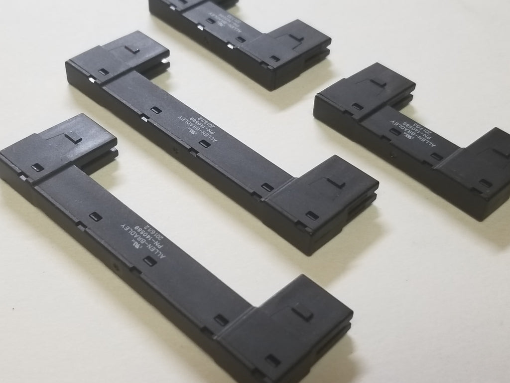 Lot of Allen Bradley (2) 140586 (2) 140589 Kinetix Servo