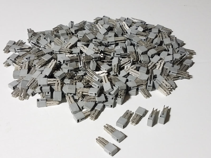 Large ( lot of 343 ) Wago 280 2-Position Insulated Terminal Block Jumpers