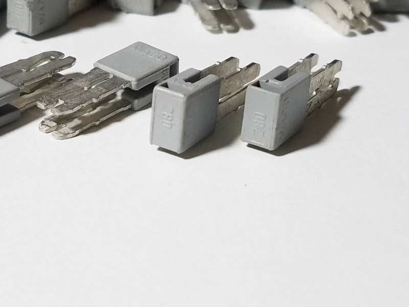 Large ( lot of 343 ) Wago 280 2-Position Insulated Terminal Block Jumpers
