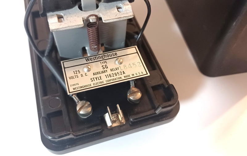 Westinghouse 1162952A Type SG Auxillary Relay 125VDC