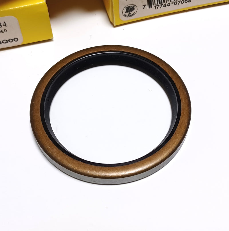 Garlock 26001-7084 Mo.71 Bonded Klozure Oil Seal 1.875x2.375x0.250 ( Lot of 5 )