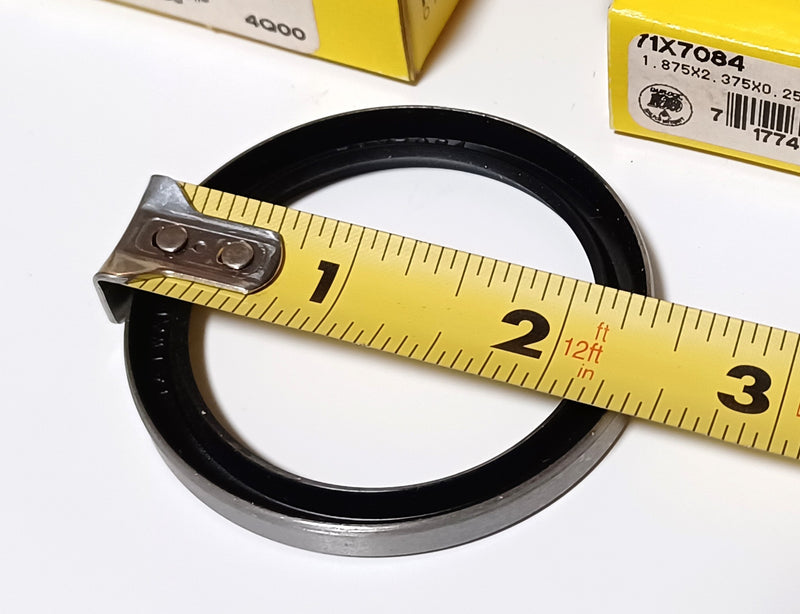 Garlock 26001-7084 Mo.71 Bonded Klozure Oil Seal 1.875x2.375x0.250 ( Lot of 5 )