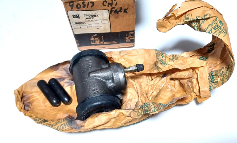 CAT 0863961 Fork Lift Truck Cylinder - Wheel