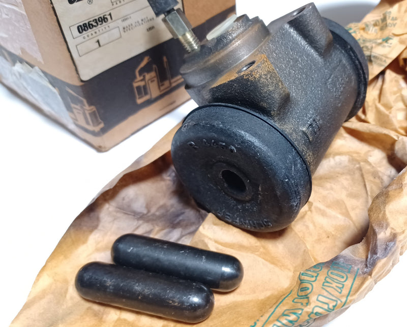 CAT 0863961 Fork Lift Truck Cylinder - Wheel