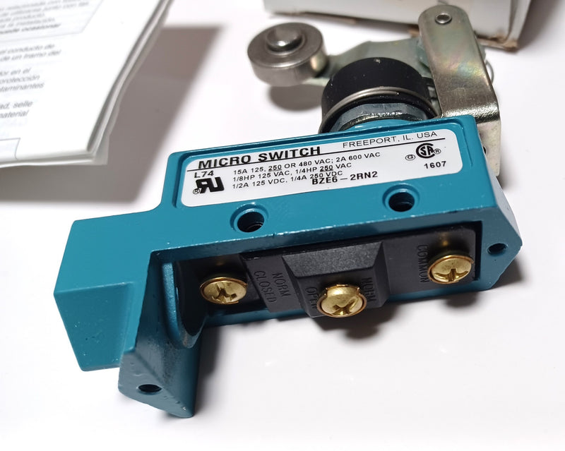 Honeywell Micro-Switch BZE6-2RN2 N/O N/C SPDT 15A Top Roller Lever - New