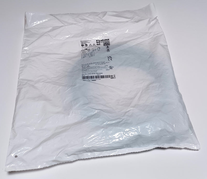 Murr 7700-44761-S4U0500 M12 Male 90° / RJ45 Shielded CAT5e D-coded 5m Cable  New