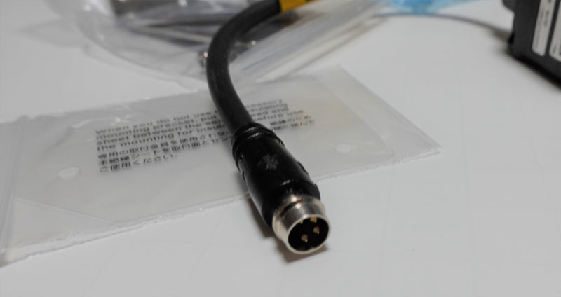 Keyence IL-100 Laser Sensor