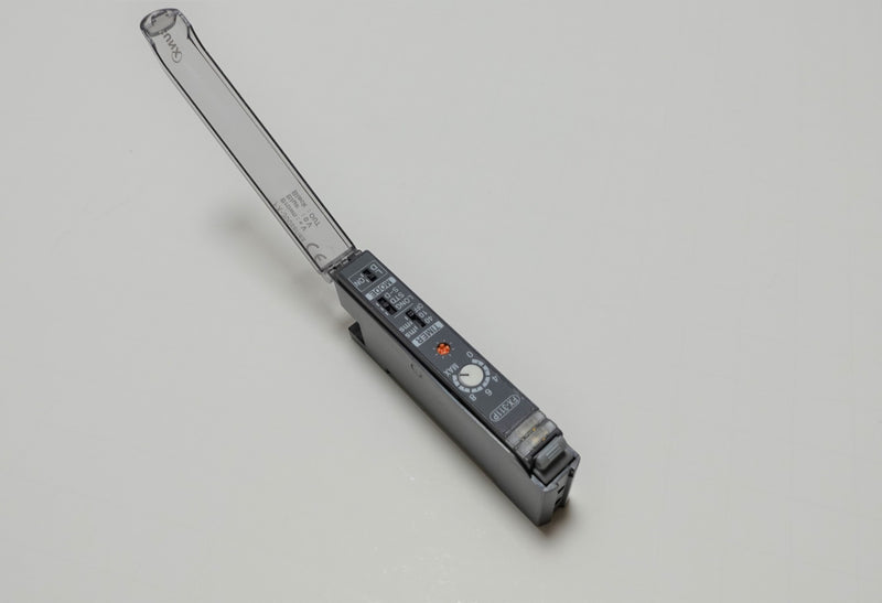SUNX FX-311P New No Packaging Amplifier Fiber Optic Sensor