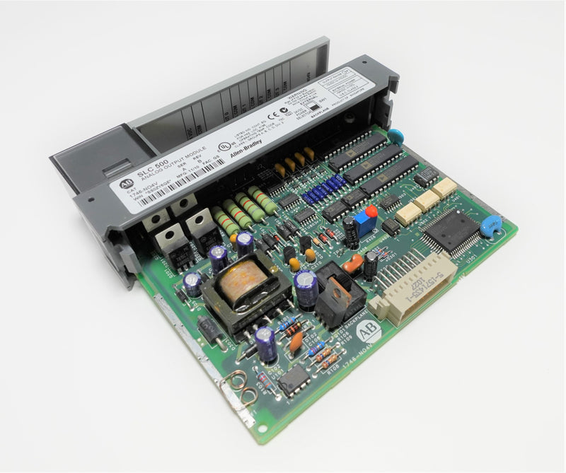 Allen Bradley 1746-NO4V Ser:A Rev:B SLC 500 Analog Output Module
