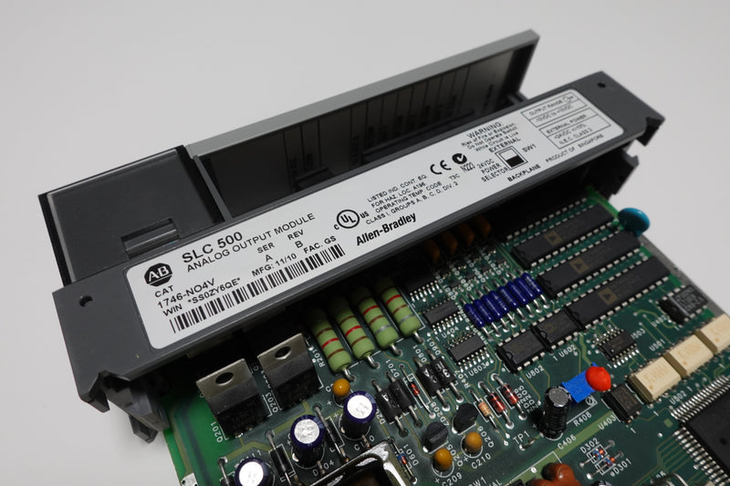 Allen Bradley 1746-NO4V Ser:A Rev:B SLC 500 Analog Output Module