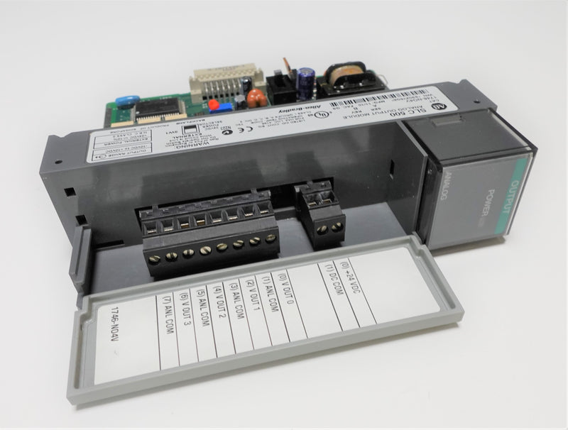 Allen Bradley 1746-NO4V Ser:A Rev:B SLC 500 Analog Output Module