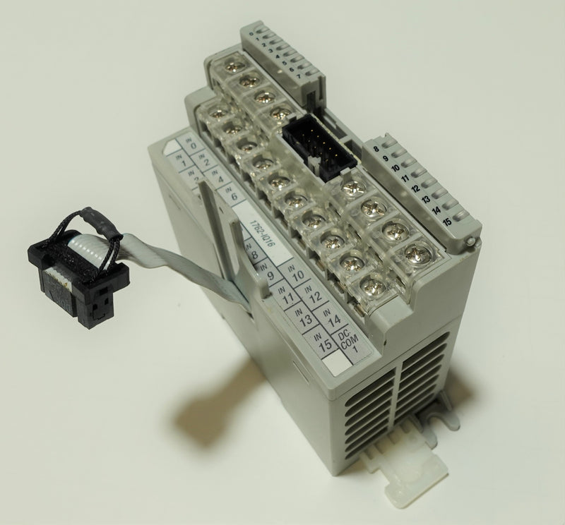 Allen Bradley 1762-IQ16 Ser:B Rev:A 16PT 24VDC Sink/Source Input Module